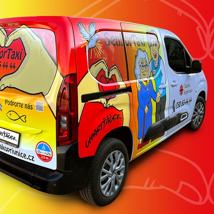 Ilustrovaný polep pro službu SeniorTaxi